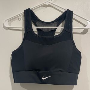 Nike Swoosh Women's Medium-Support 1-Piece Pad Pocket Sports Bra, Medium, Black